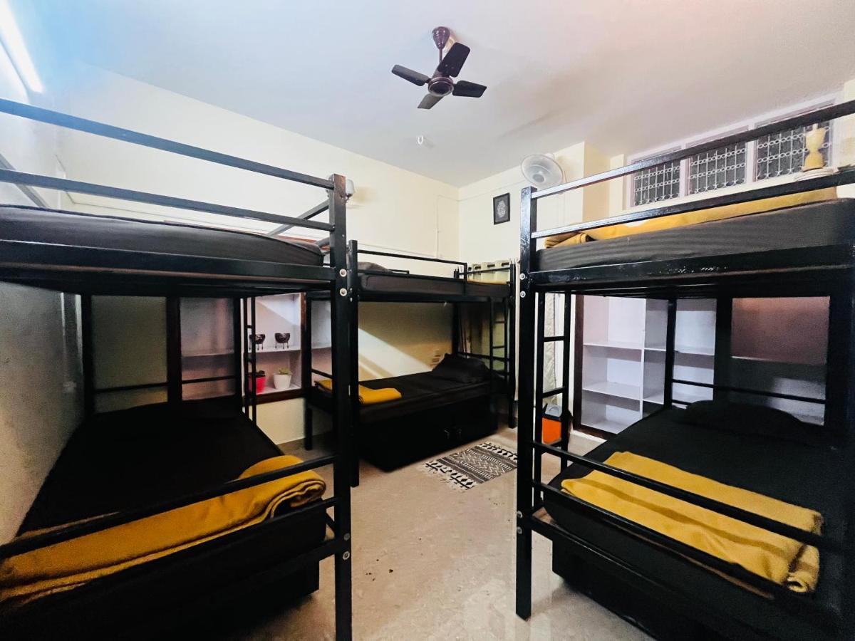 Crossroads Hostel 1980 Mysore Buitenkant foto